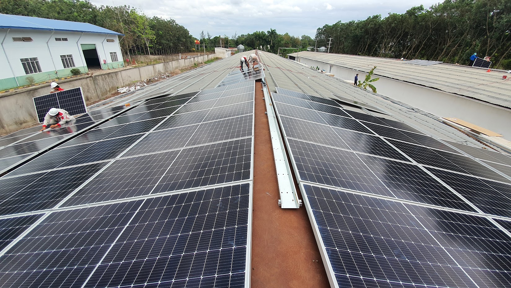 Dự án sử dụng 3.266 tấm pin năng lượng mặt trời ANTARIS GERMANY - MONO 445MWp hiệu suất cao