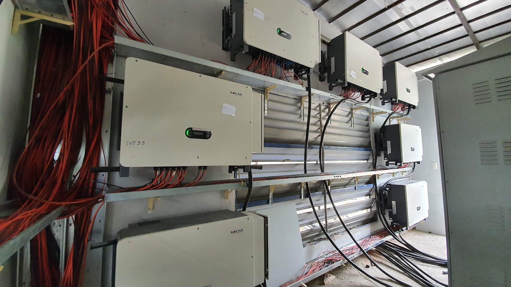 Dự án sử dụng 3.266 tấm pin năng lượng mặt trời ANTARIS GERMANY - MONO 445MWp hiệu suất cao, 14 bộ hòa lưới SOFA Solar 110kW