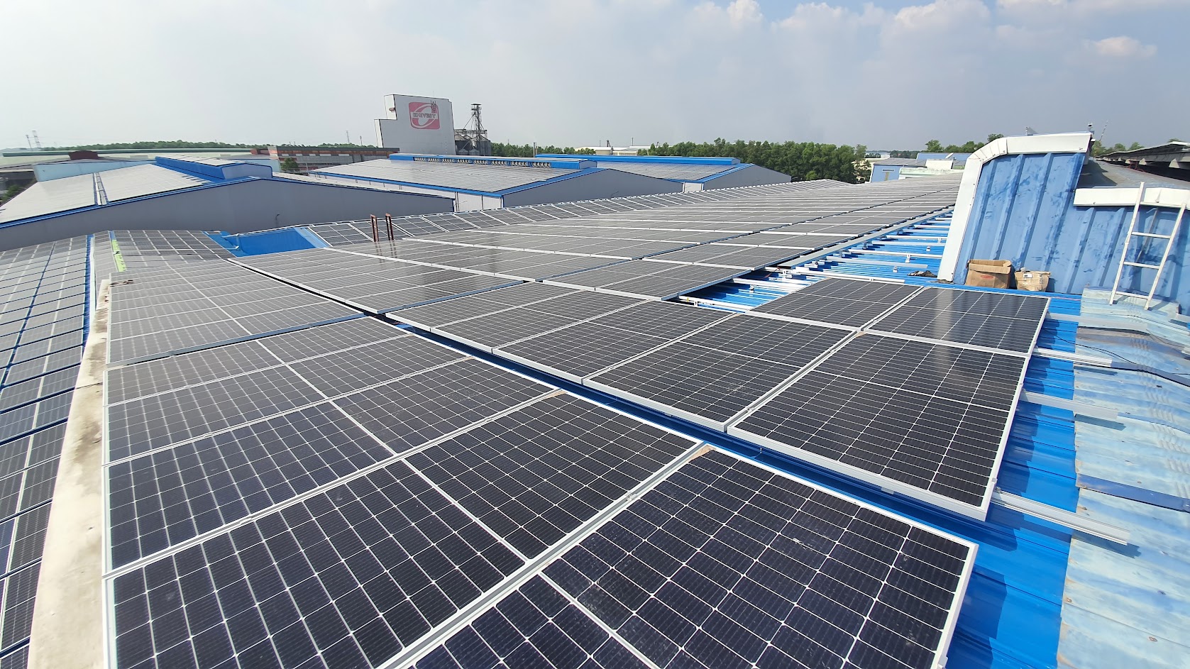HỆ THỐNG ĐIỆN MẶT TRỜI HÒA LƯỚI 2MWp - Dự án sử dụng 4.496 tấm pin năng lượng mặt trời ANTARIS GERMANY - MONO 445Wp hiệu suất cao