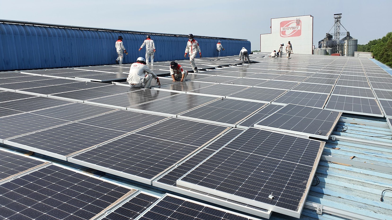 HỆ THỐNG ĐIỆN MẶT TRỜI HÒA LƯỚI 2MWp - Dự án sử dụng 4.496 tấm pin năng lượng mặt trời ANTARIS GERMANY - MONO 445Wp hiệu suất cao